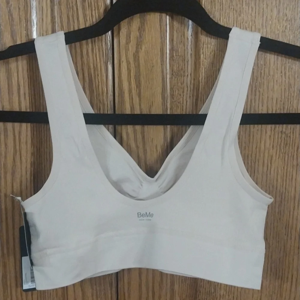BeMe New York NWT Invisibles Relax Bra Size Small Nude Comfort Seamless Tagless